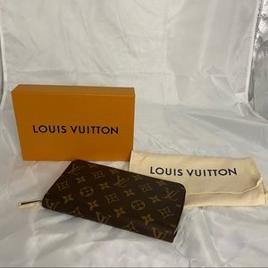 Louis Vuitton Monogram Zippy Wallet